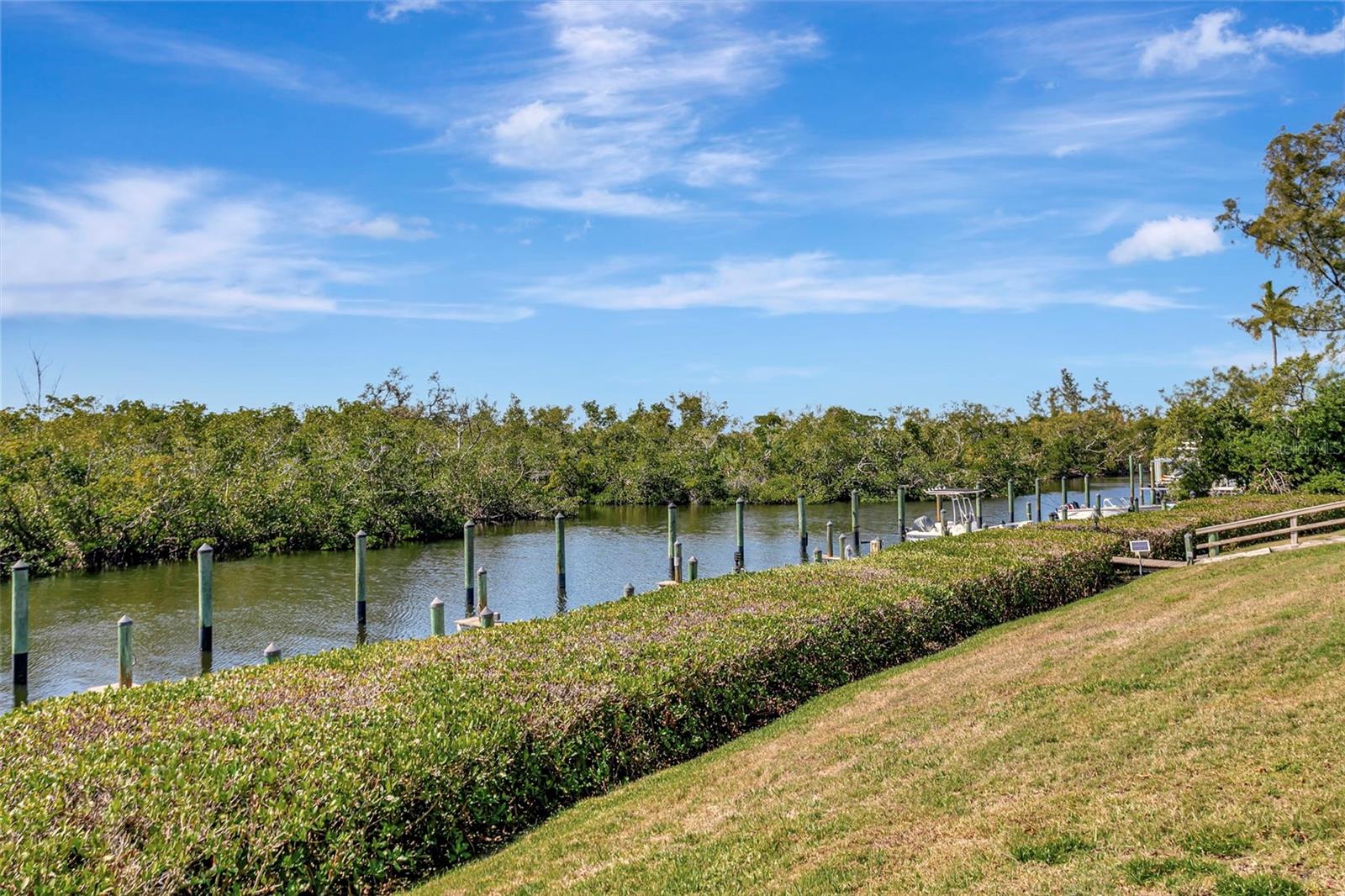 BAY HOLLOW - Residential