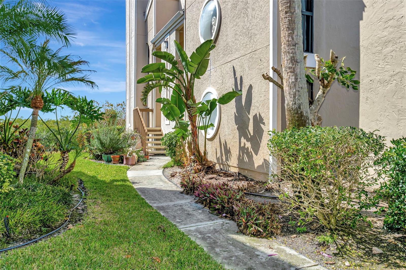 BAY HOLLOW - Residential
