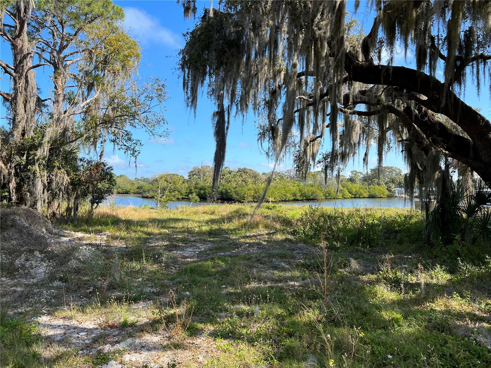 PENINSULAR PARADISE - Land