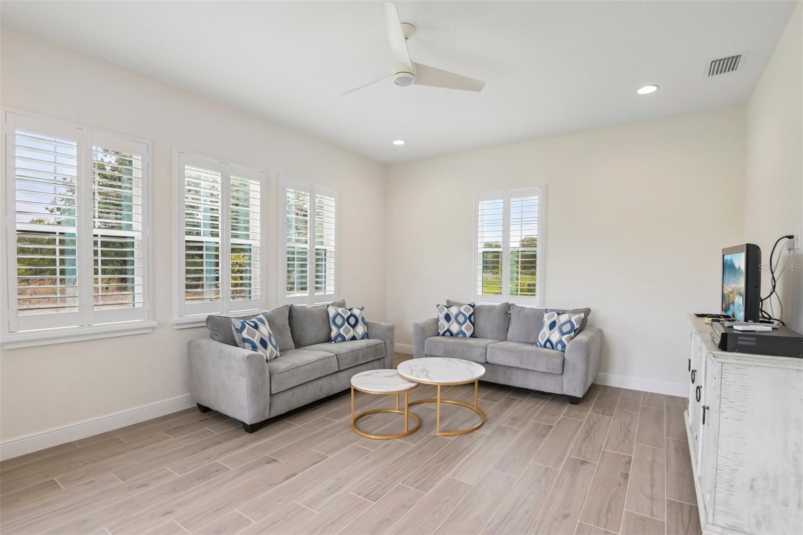 HINTON HAWKSTONE PH 1B - Residential