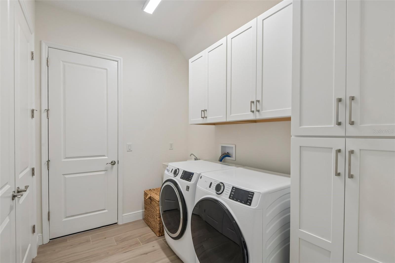 HINTON HAWKSTONE PH 1B - Residential