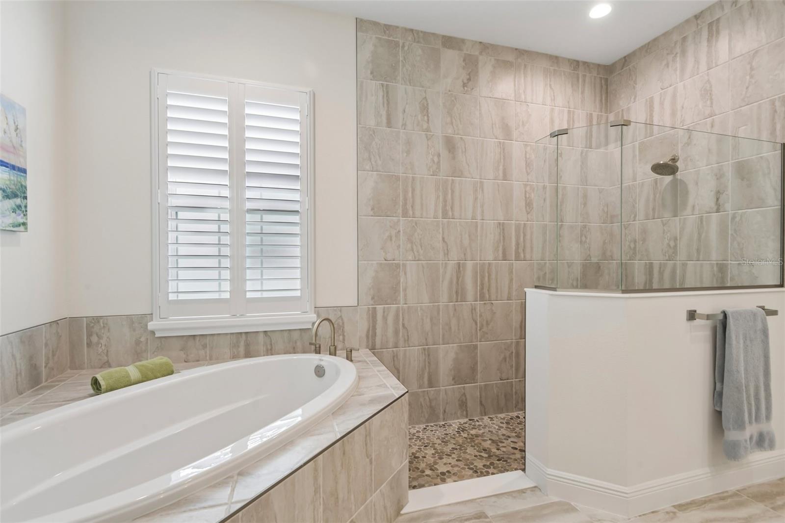 HINTON HAWKSTONE PH 1B - Residential