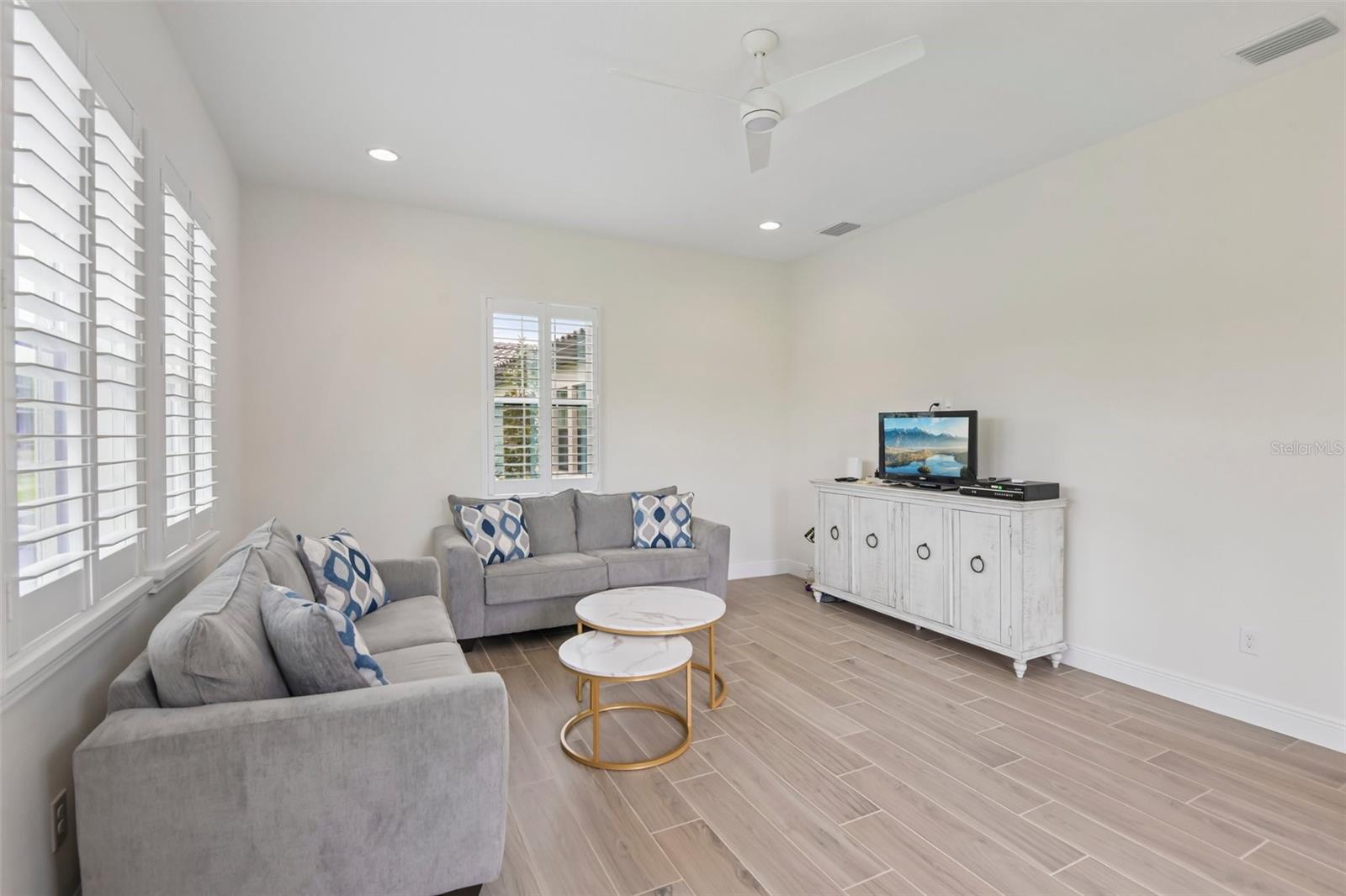 HINTON HAWKSTONE PH 1B - Residential