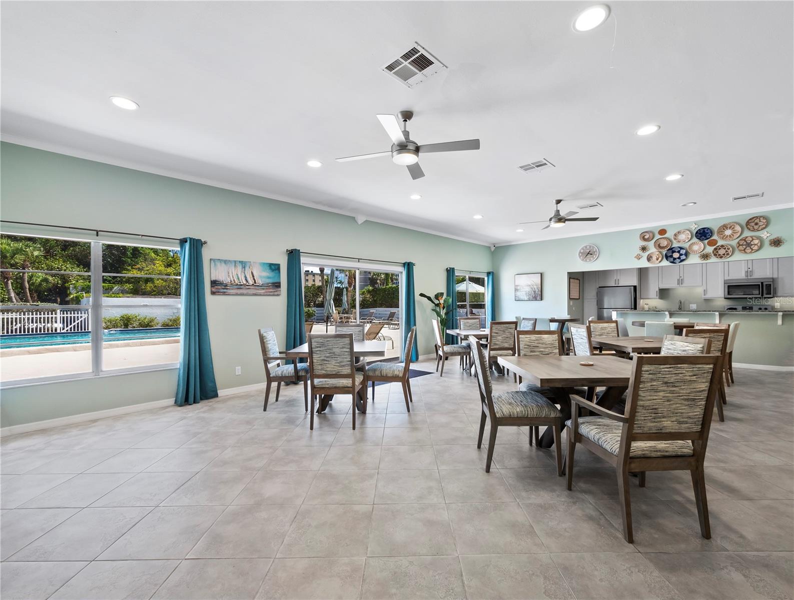 SUTTON PLACE - Residential