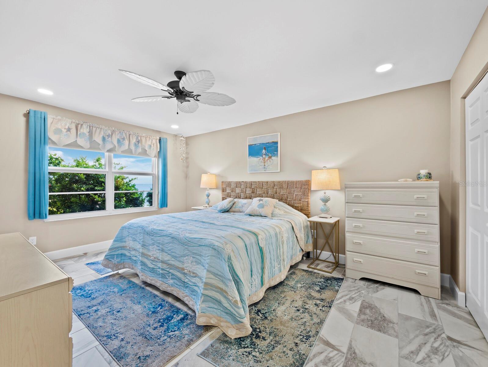 SUTTON PLACE - Residential