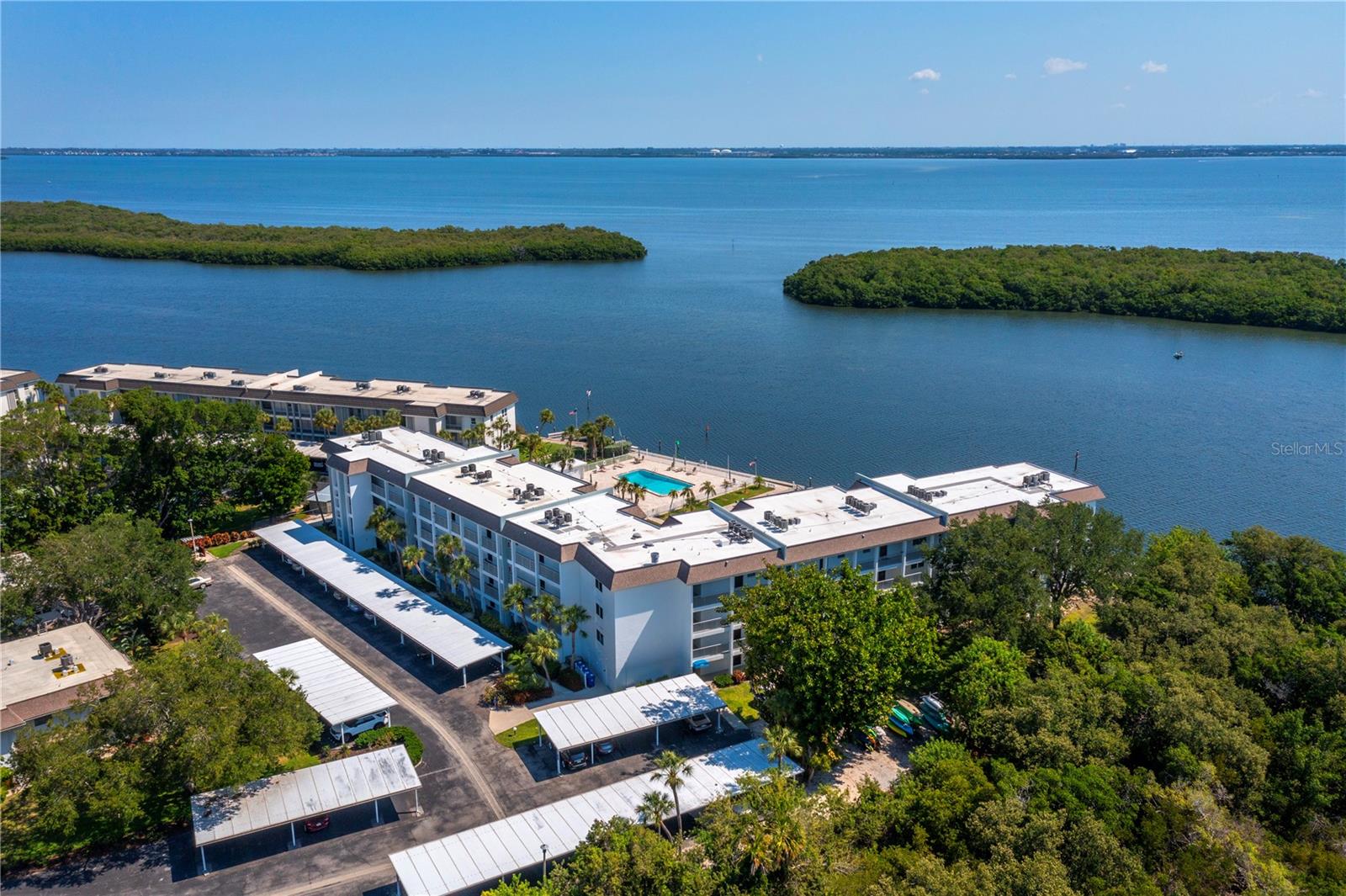 SUTTON PLACE - Residential