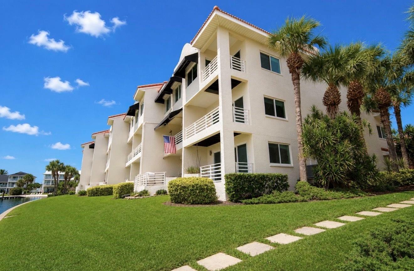 MIRABELLA TWNHMS SUB - Residential Lease