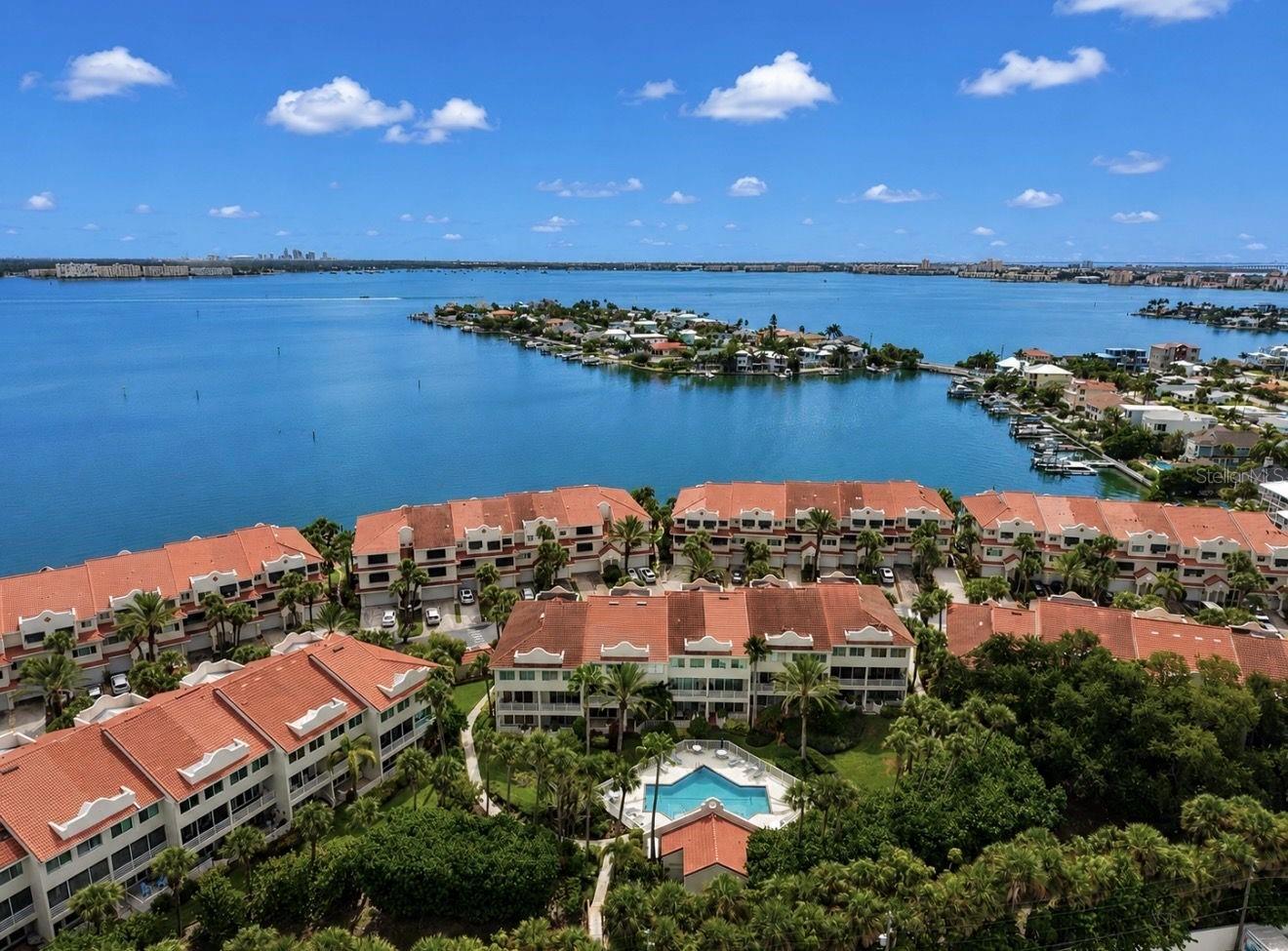 MIRABELLA TWNHMS SUB - Residential Lease