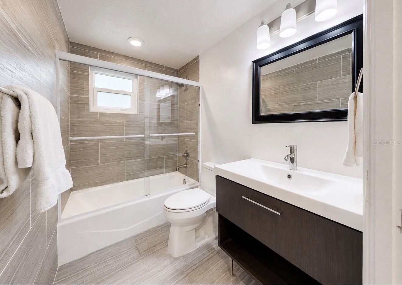 MIRABELLA TWNHMS SUB - Residential Lease