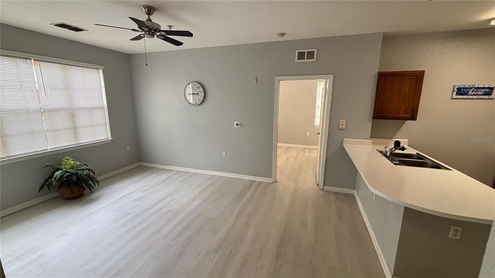 VILLA VALENCIA BLDG #8103 - Residential Lease