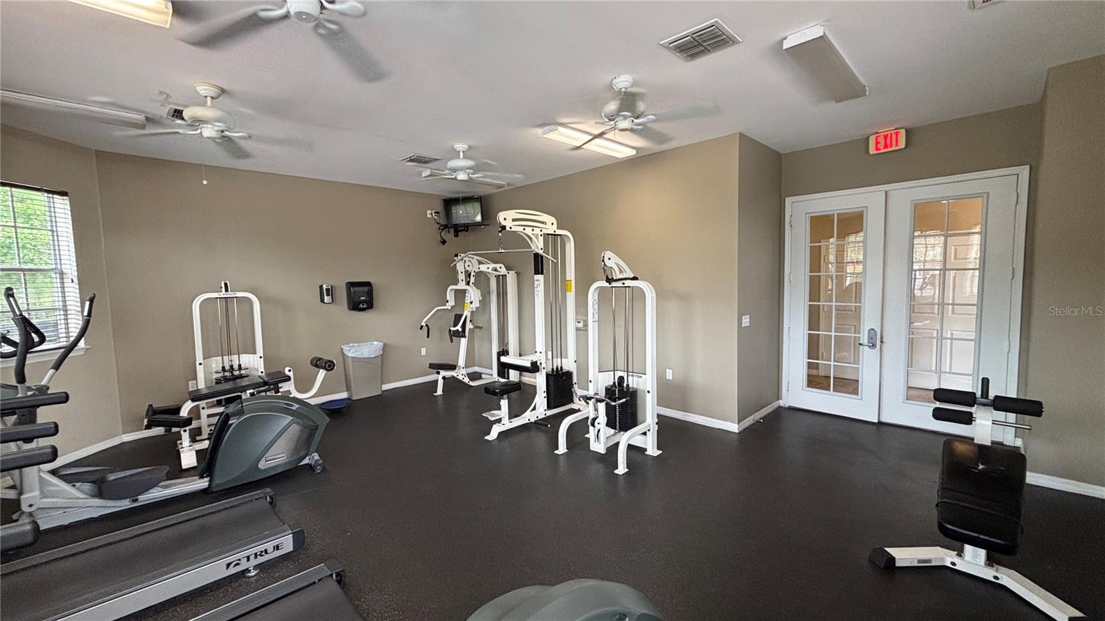 VILLA VALENCIA BLDG #8103 - Residential Lease