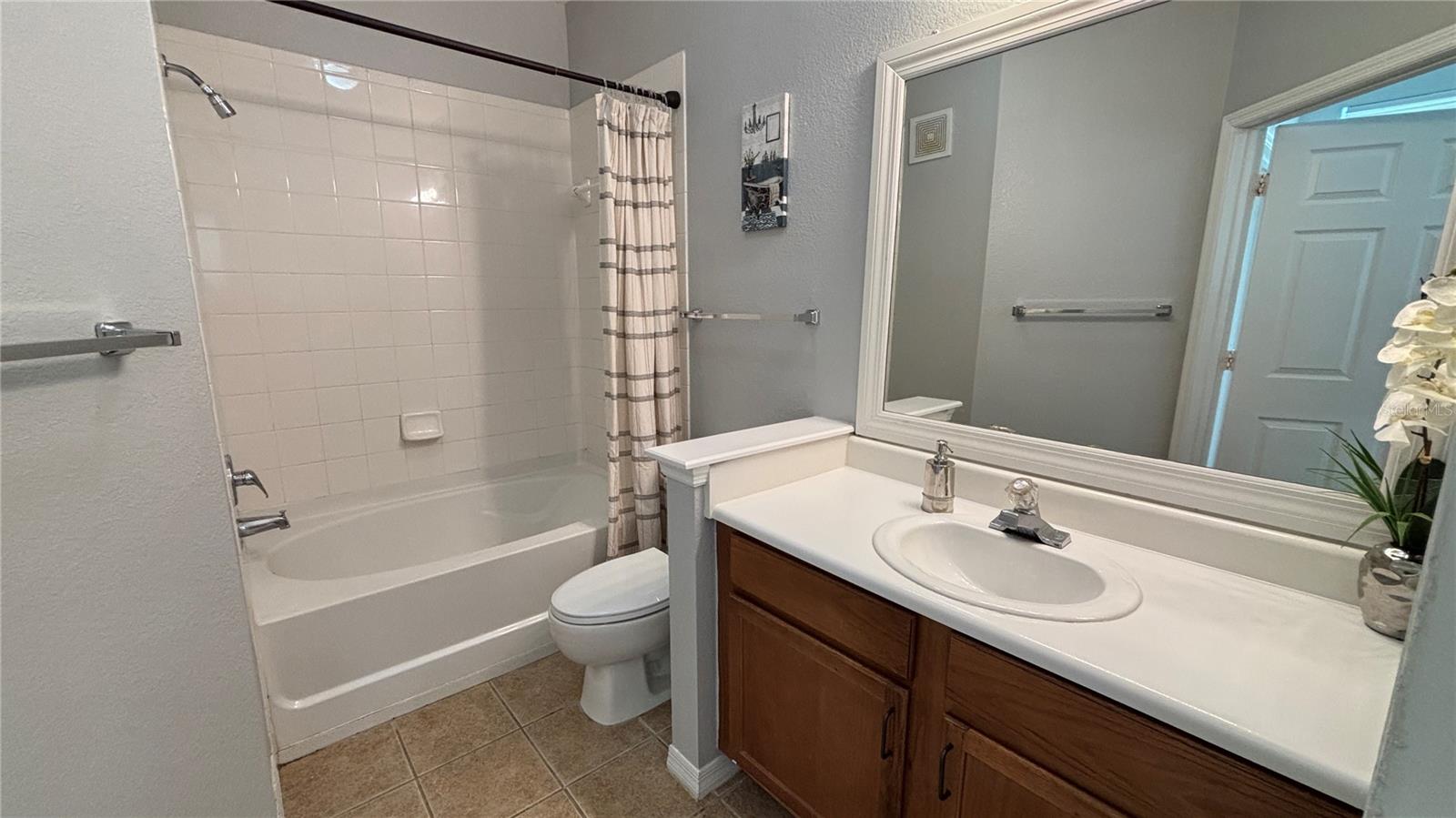 VILLA VALENCIA BLDG #8103 - Residential Lease