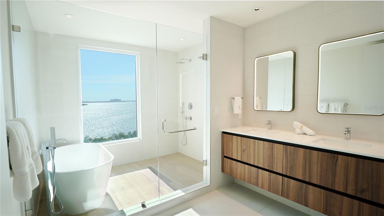 SERENA BY THE SEA CONDO - Residential