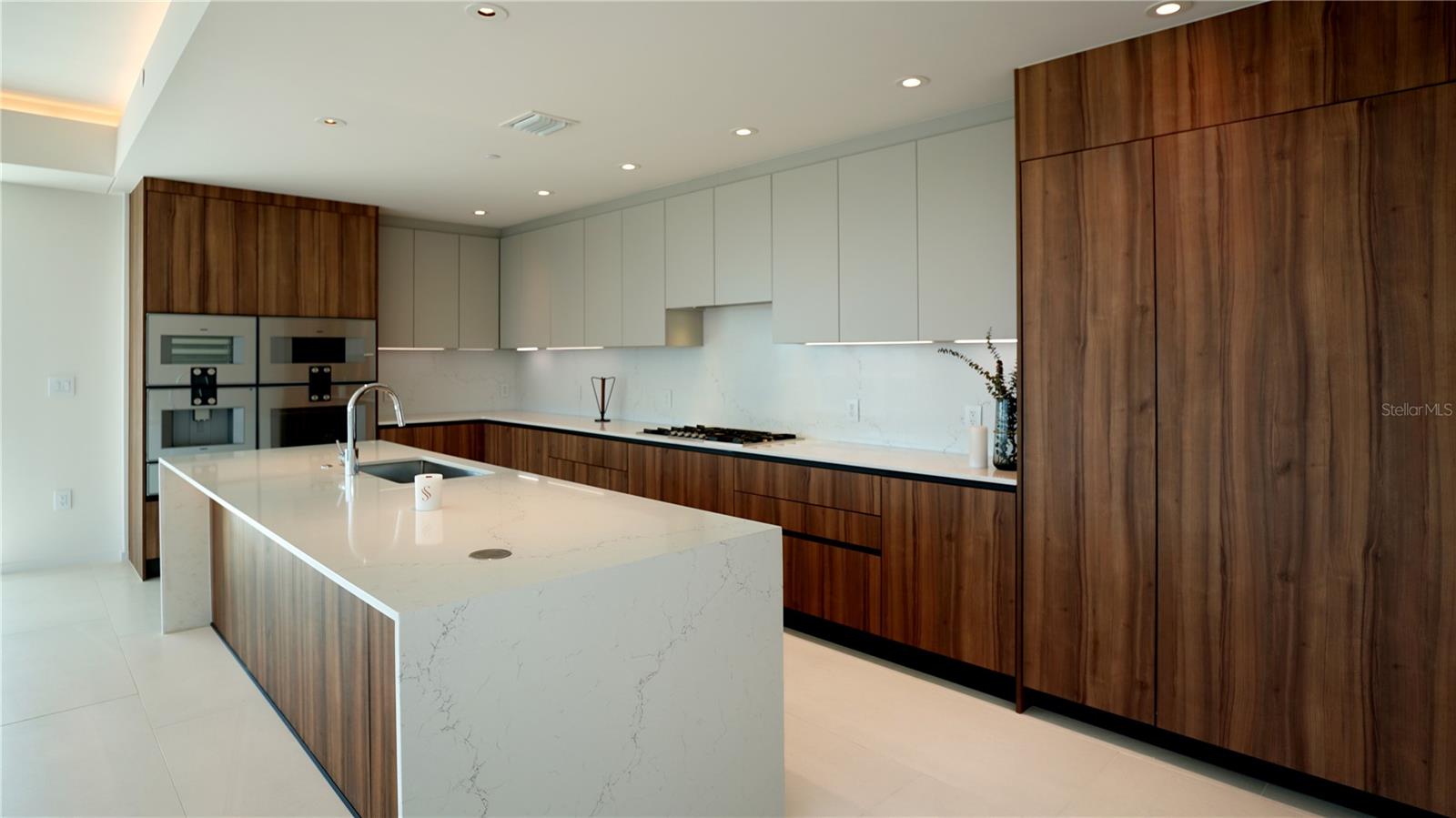 SERENA BY THE SEA CONDO - Residential