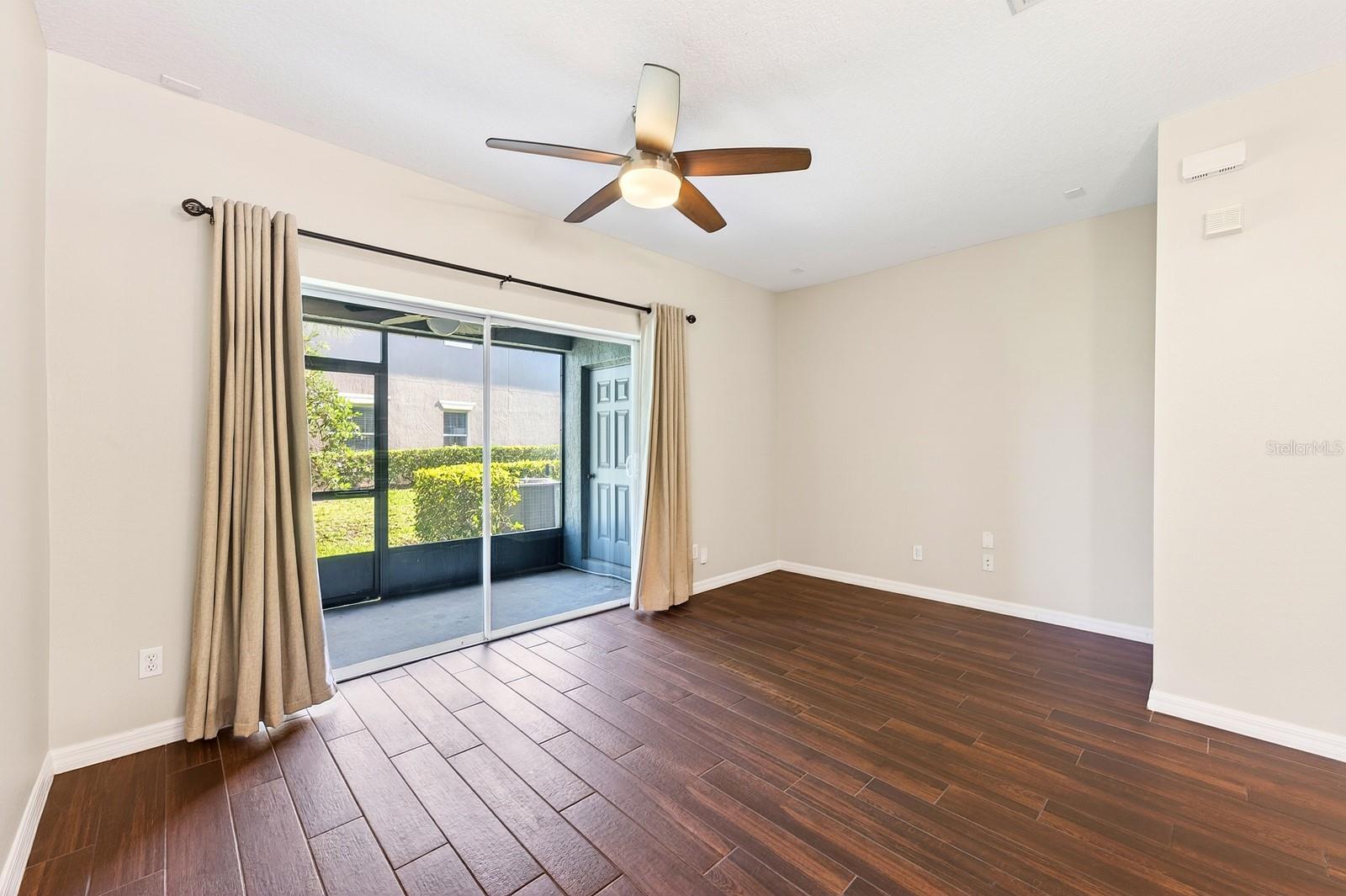VICTORIA PINES CONDO PH 41 - Residential