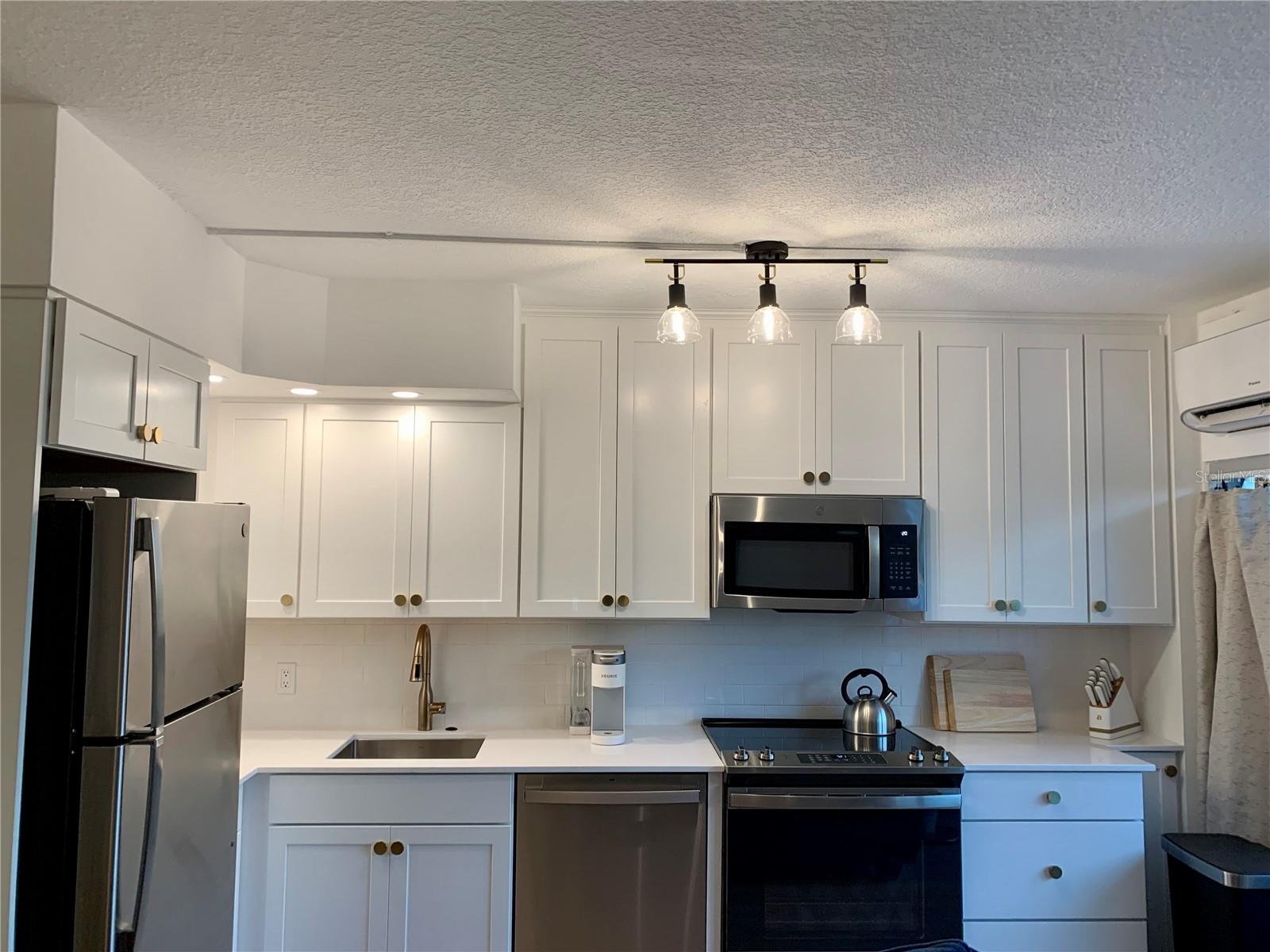 BAYSIDE CONDO - Residential