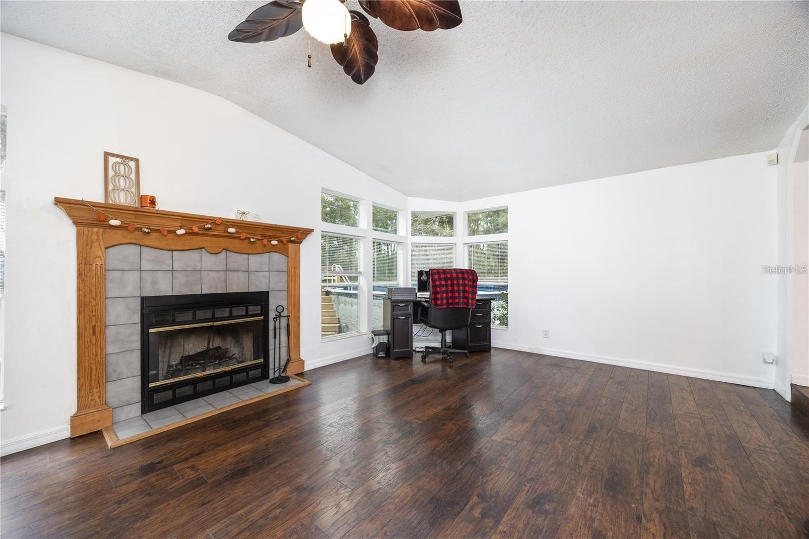 GRAVELY WOODS - Residential