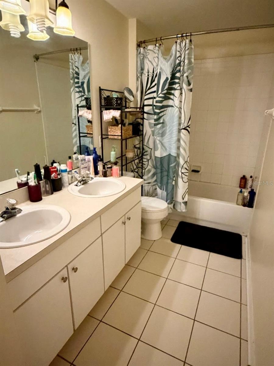 RIVERWALK - Residential Lease
