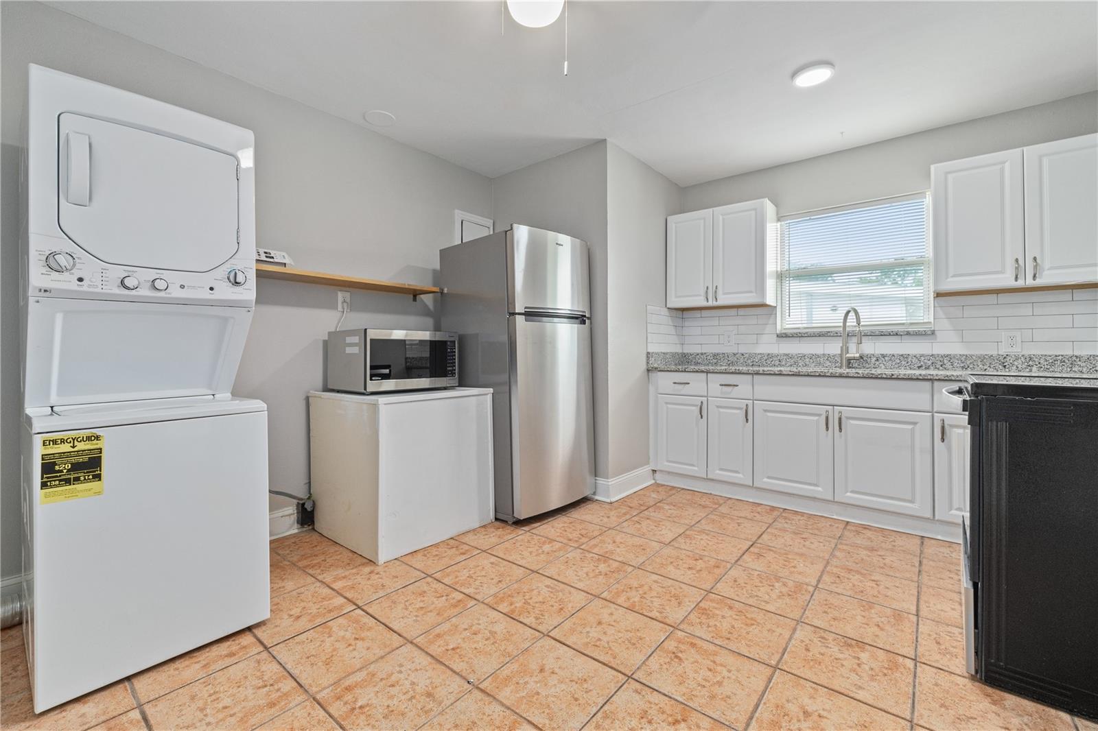 HYDE PARK - Residential Lease
