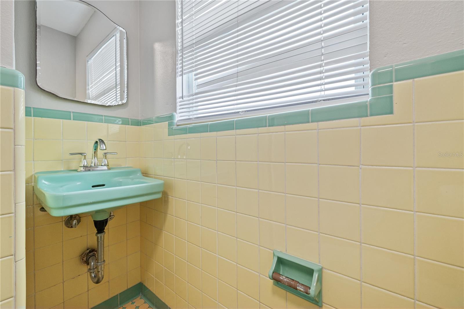 HYDE PARK - Residential Lease