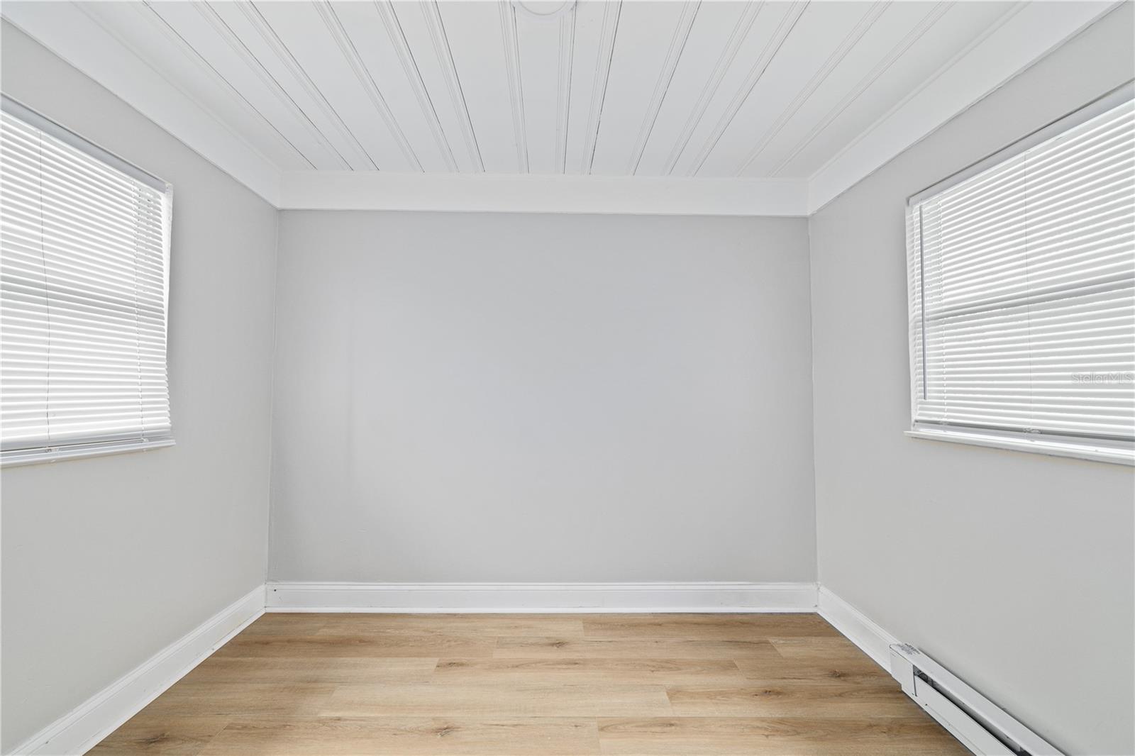 HYDE PARK - Residential Lease