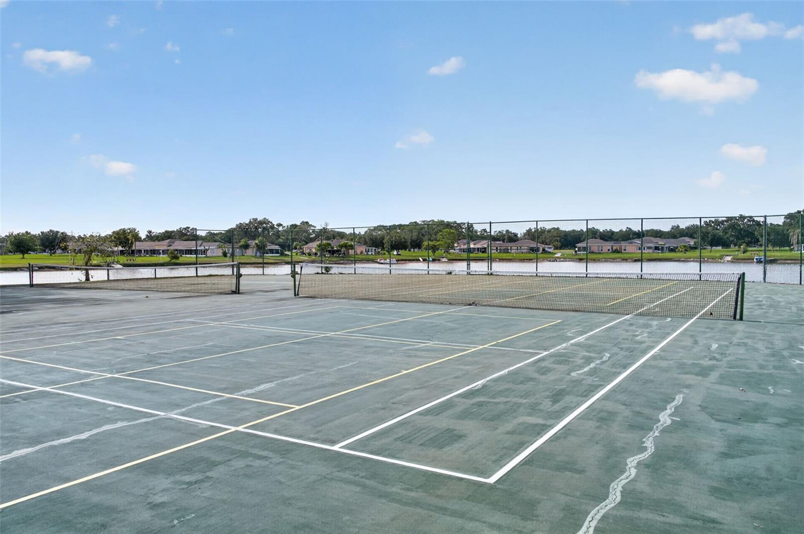 LAKESHORE CLUB - Residential