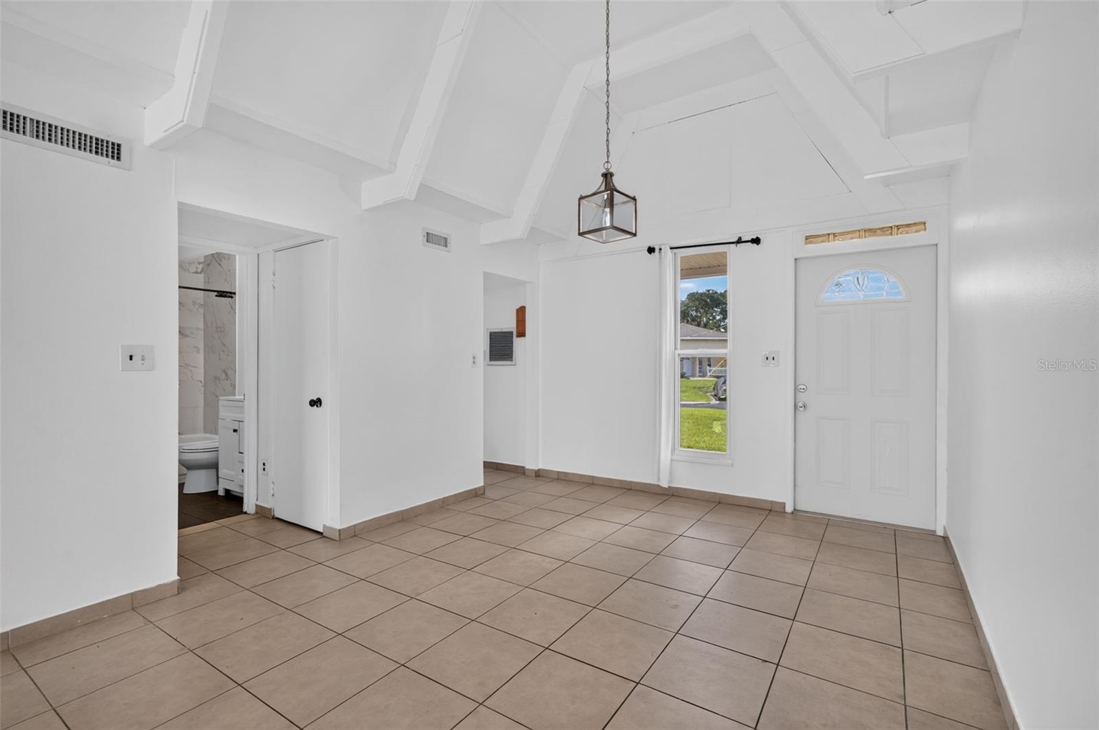 LAKESHORE CLUB - Residential