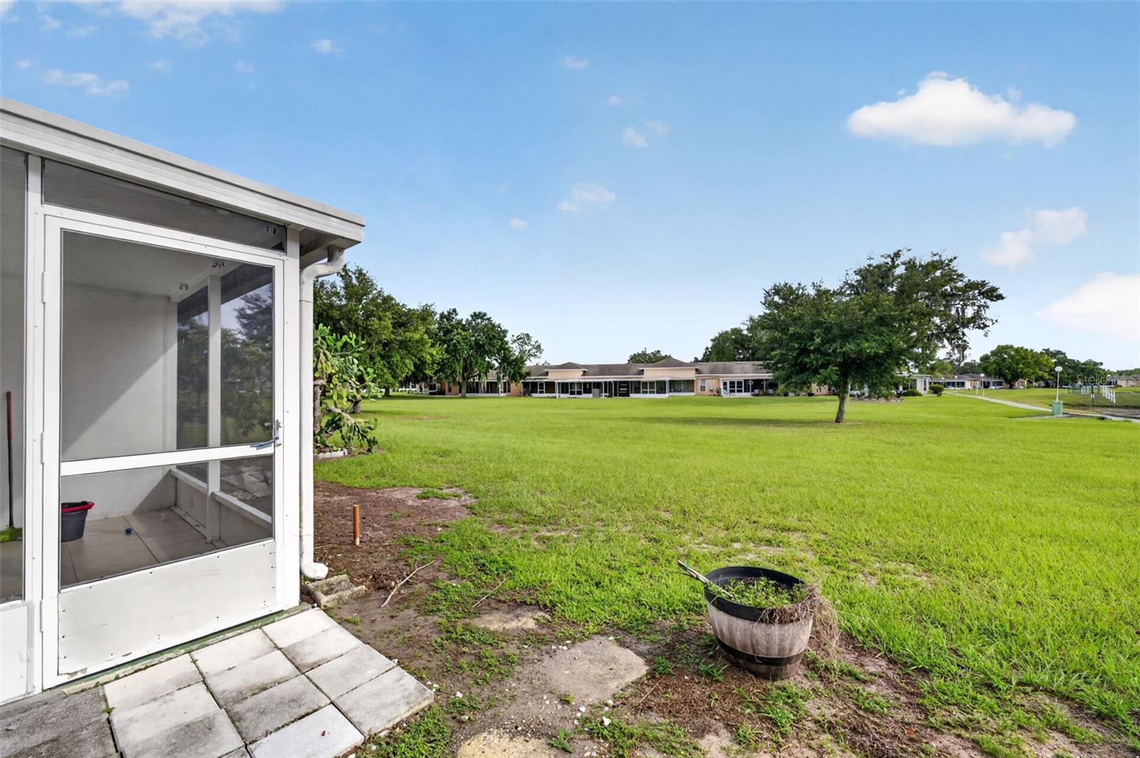 LAKESHORE CLUB - Residential