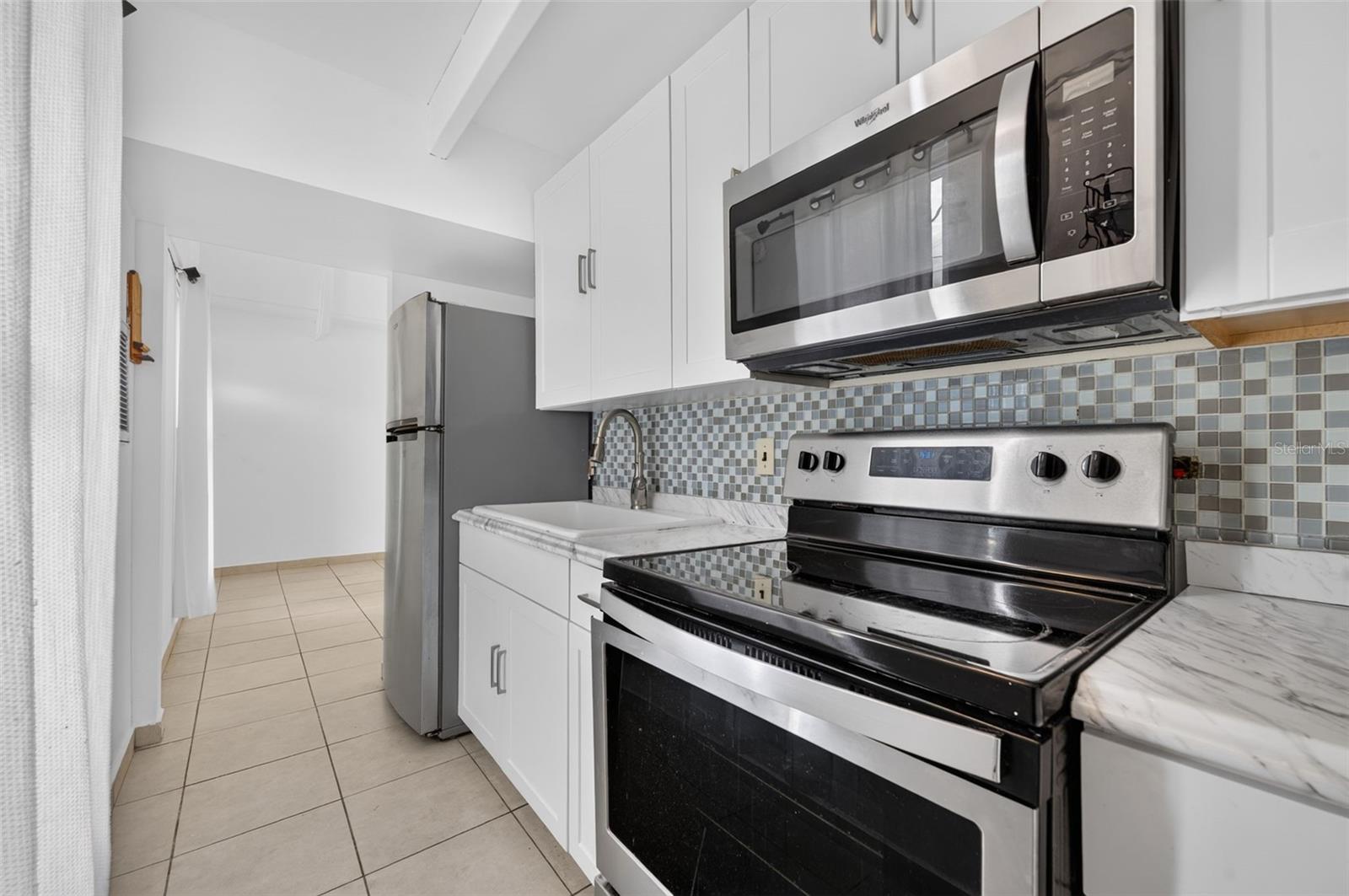 LAKESHORE CLUB - Residential