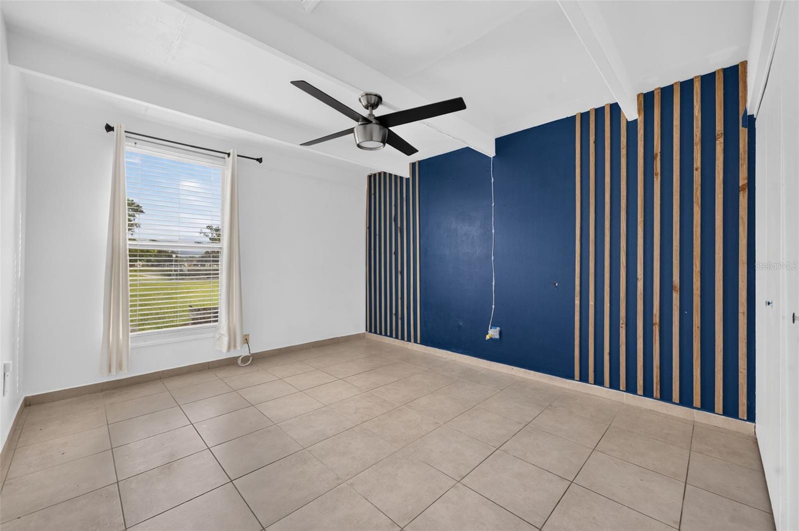 LAKESHORE CLUB - Residential