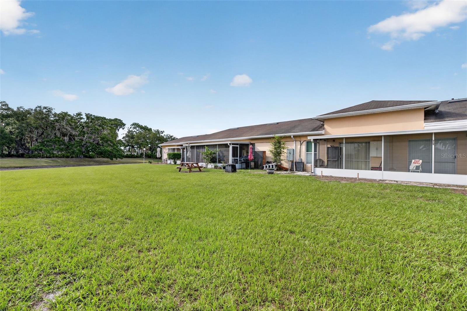 LAKESHORE CLUB - Residential
