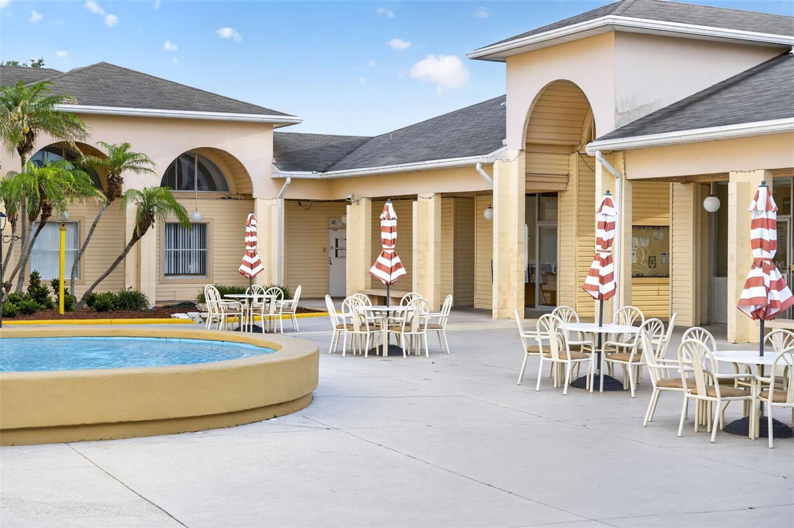 LAKESHORE CLUB - Residential