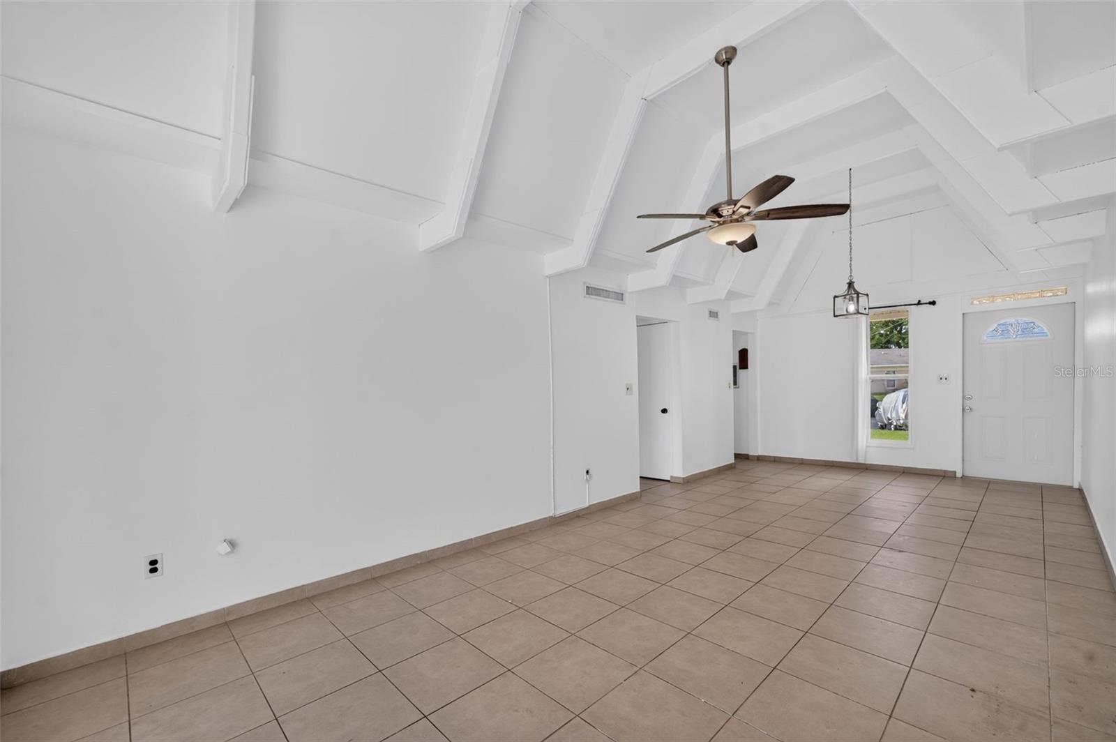 LAKESHORE CLUB - Residential