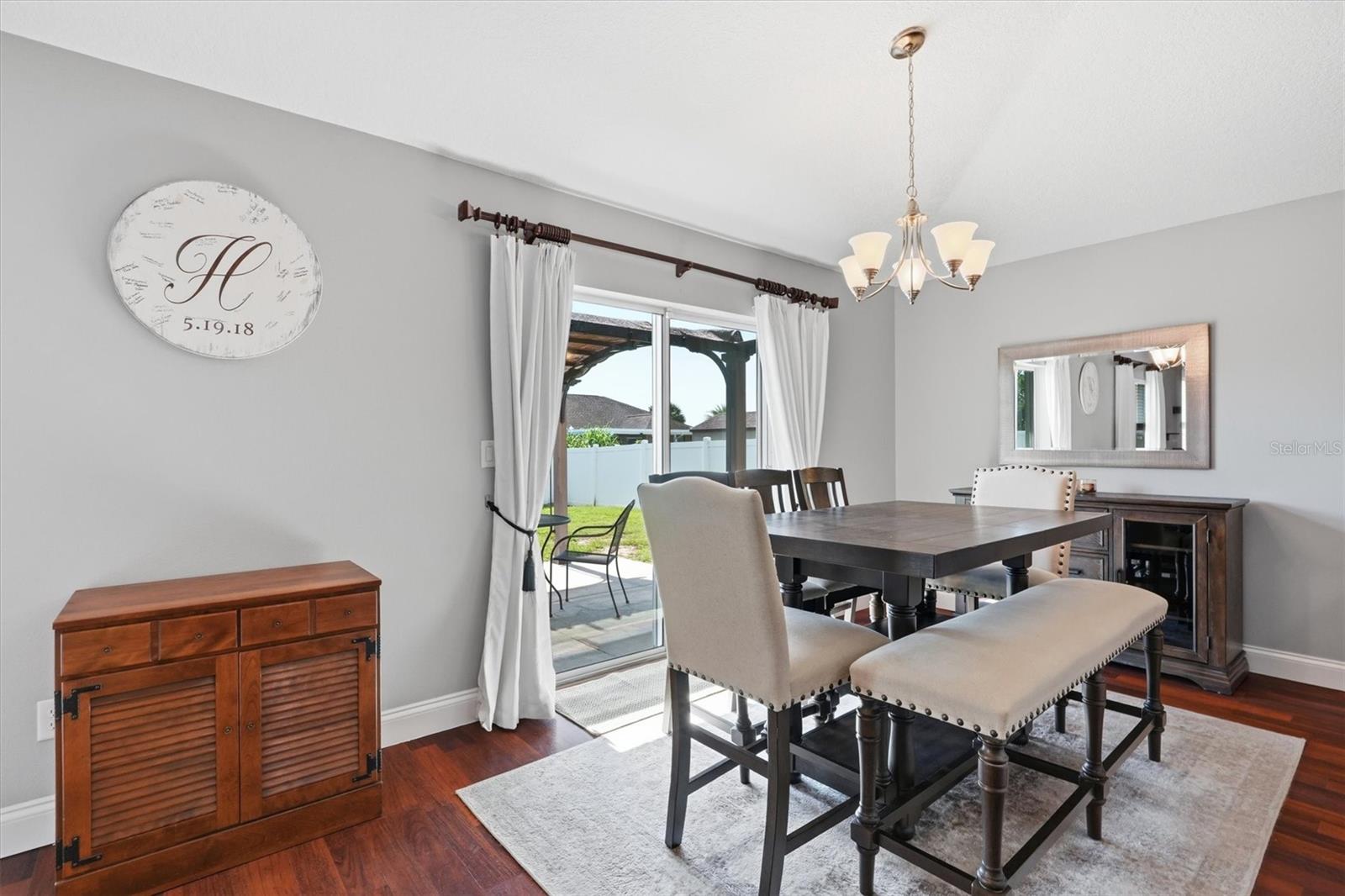 MEADOW GLENN UN 01 - Residential