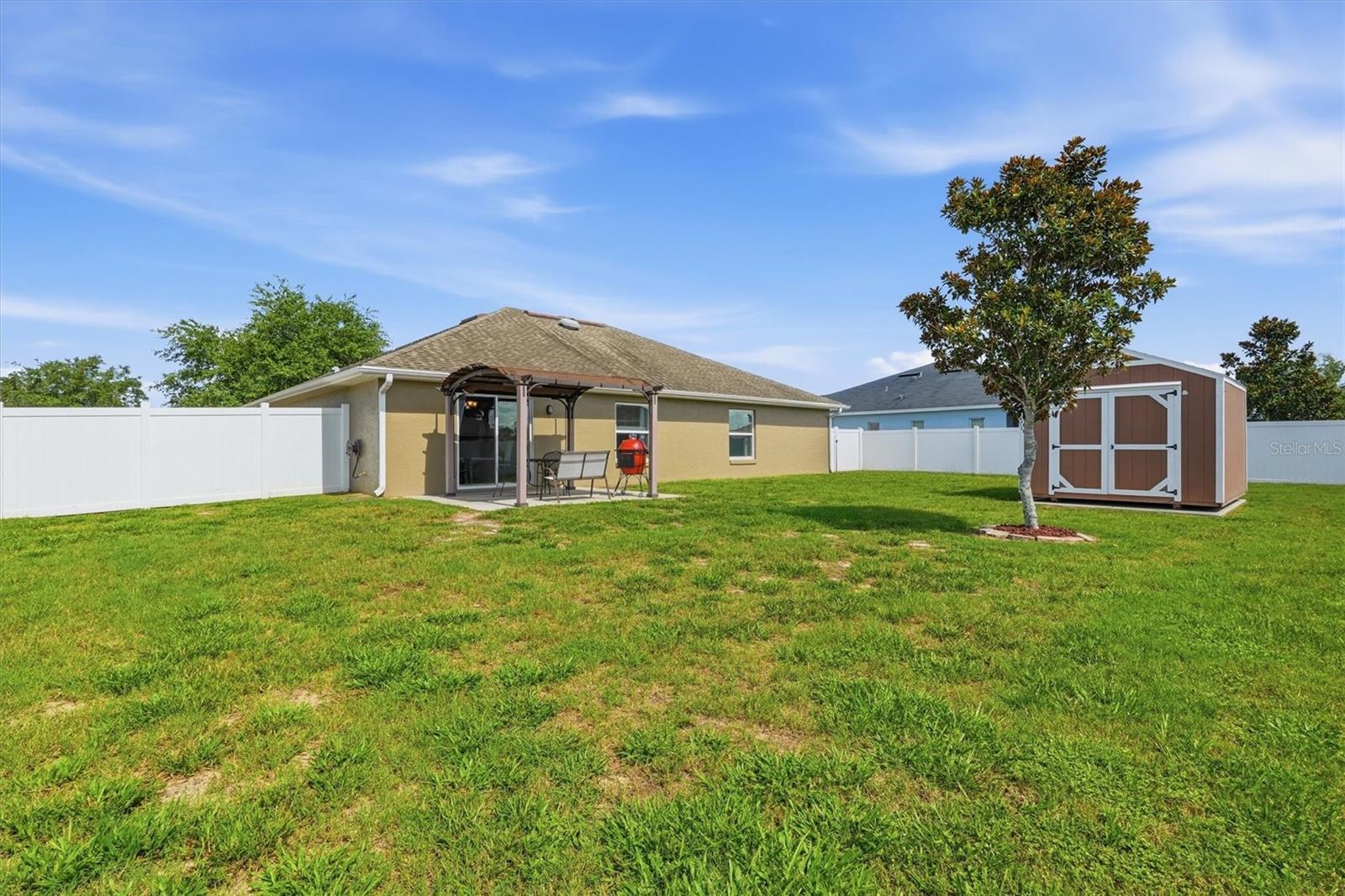 MEADOW GLENN UN 01 - Residential