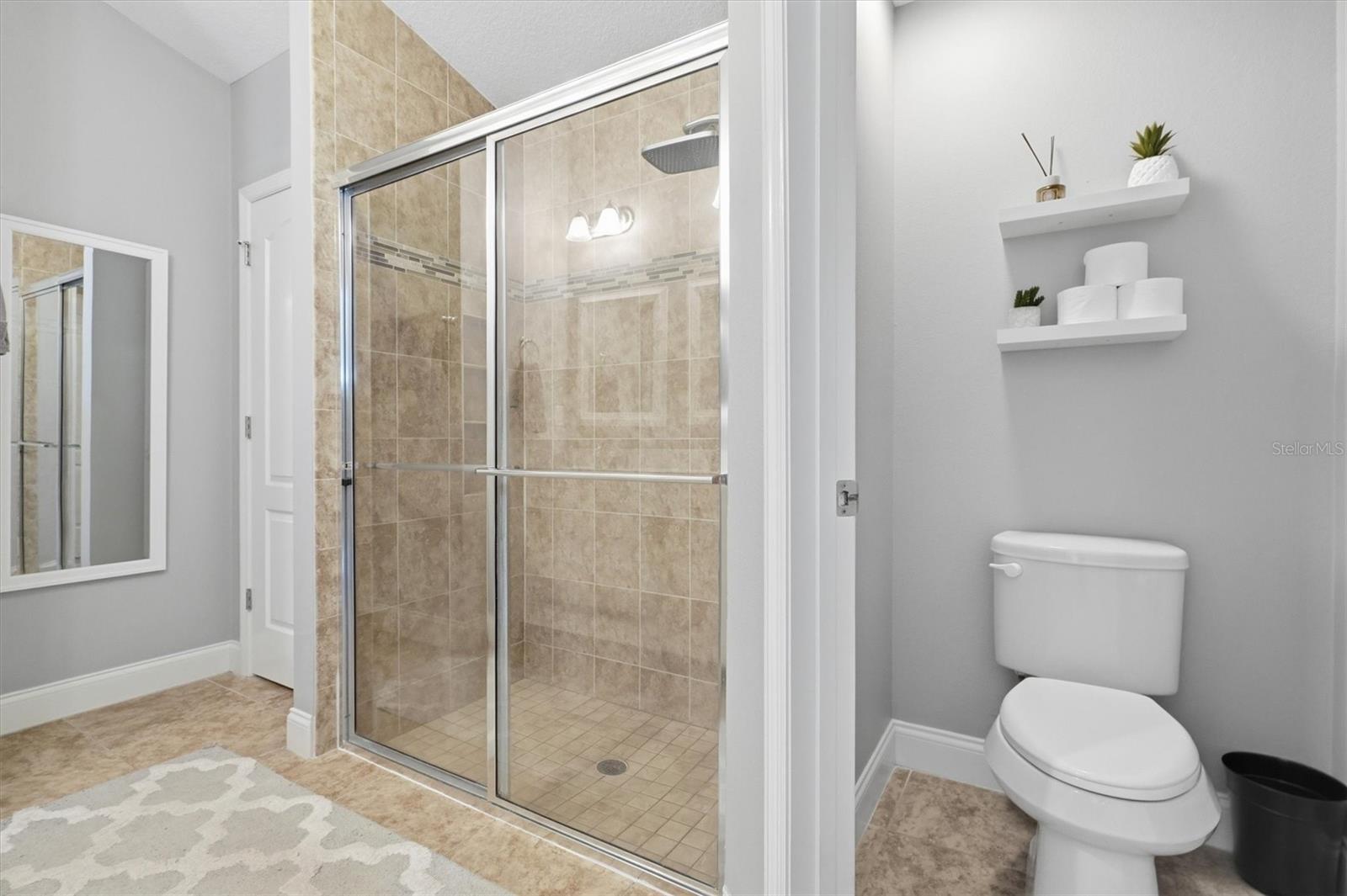 MEADOW GLENN UN 01 - Residential