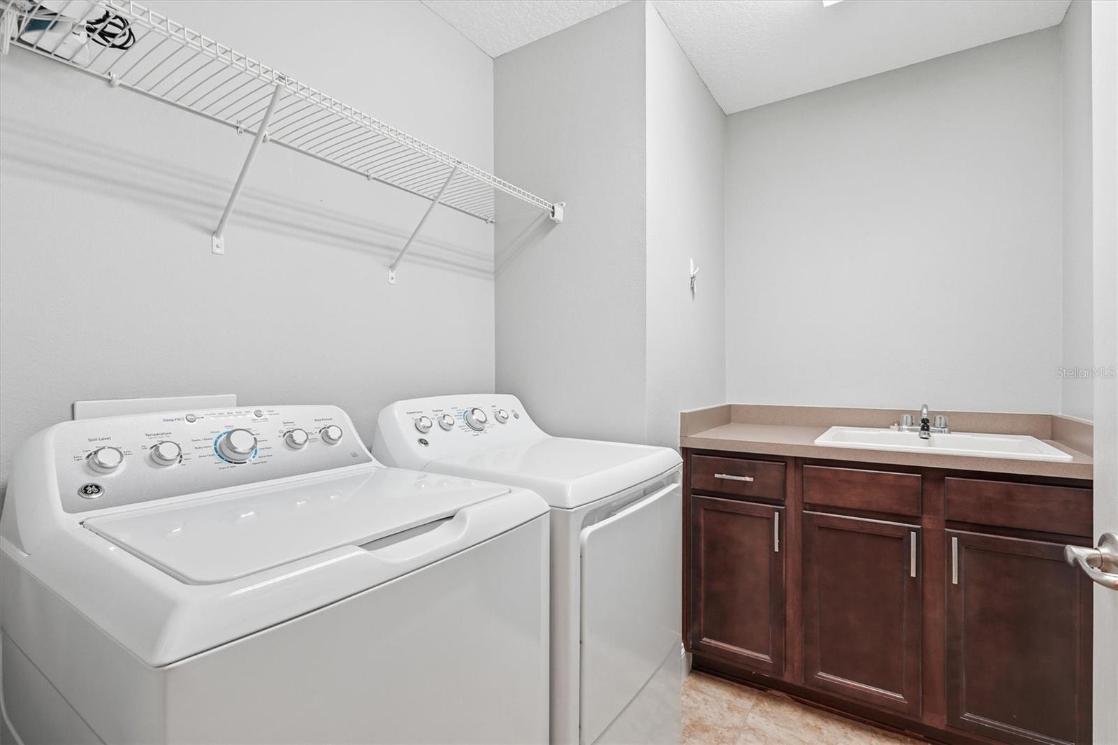 MEADOW GLENN UN 01 - Residential