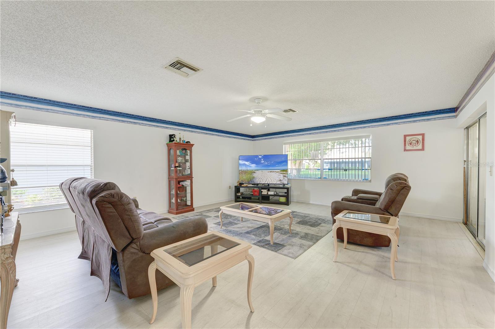 VILLAGE GREEN OF BRADENTON SEC 11 - Residential