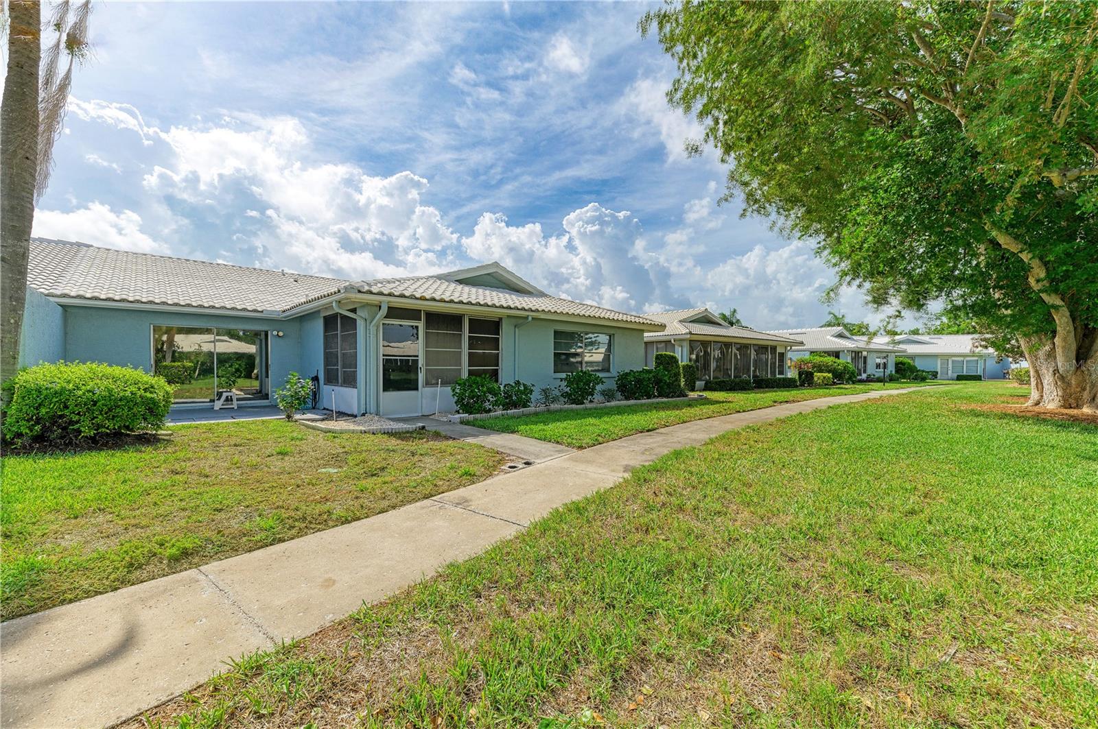 VILLAGE GREEN OF BRADENTON SEC 11 - Residential