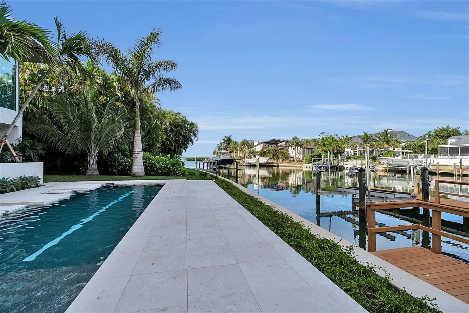 BAY ISLES - Residential