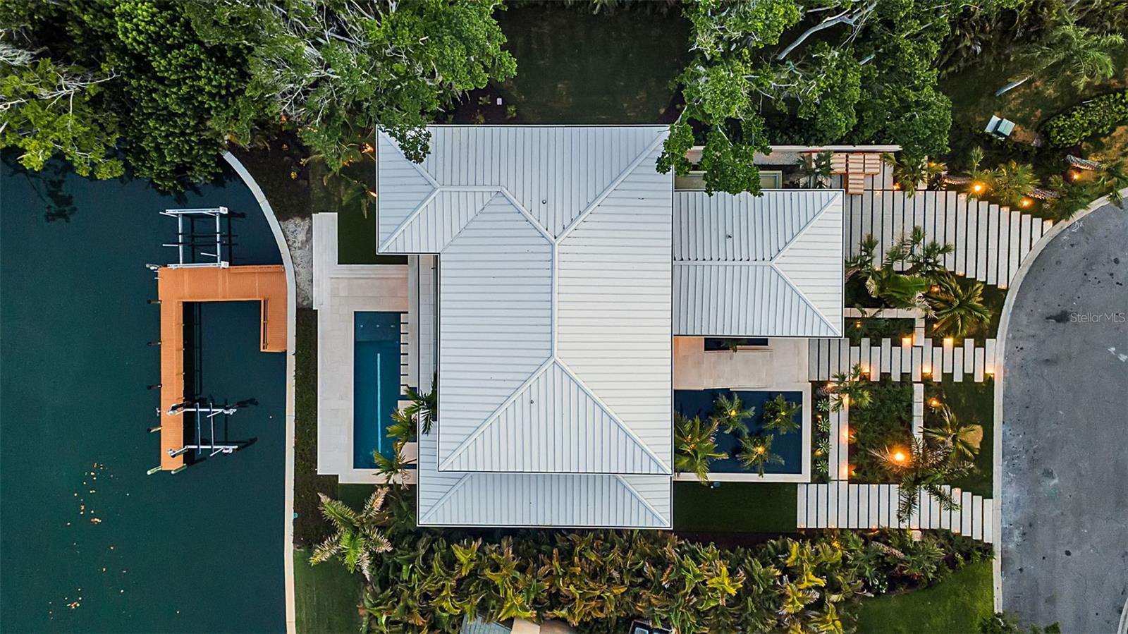 BAY ISLES - Residential