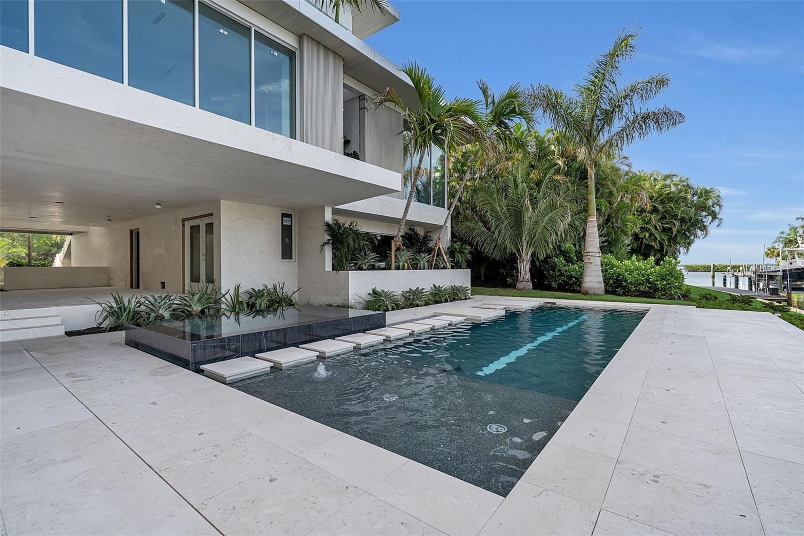 BAY ISLES - Residential