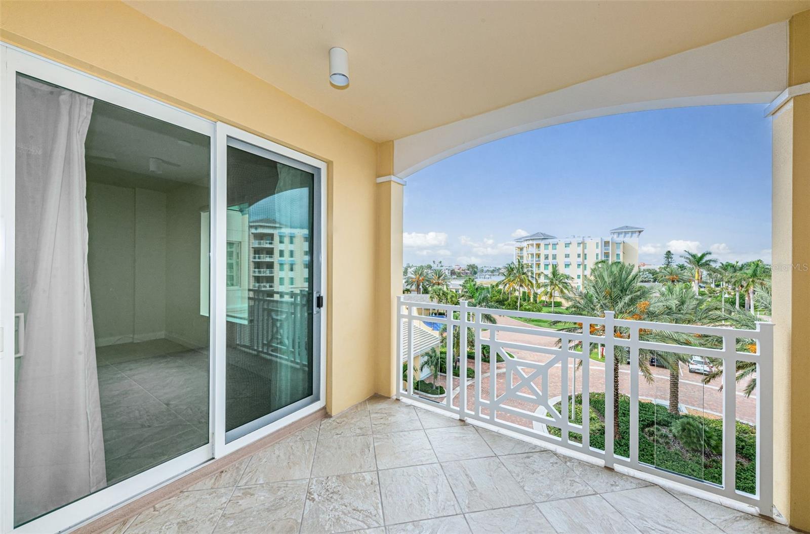 SUNSET POINTE AT COLLANY KEY III CONDO - Residential