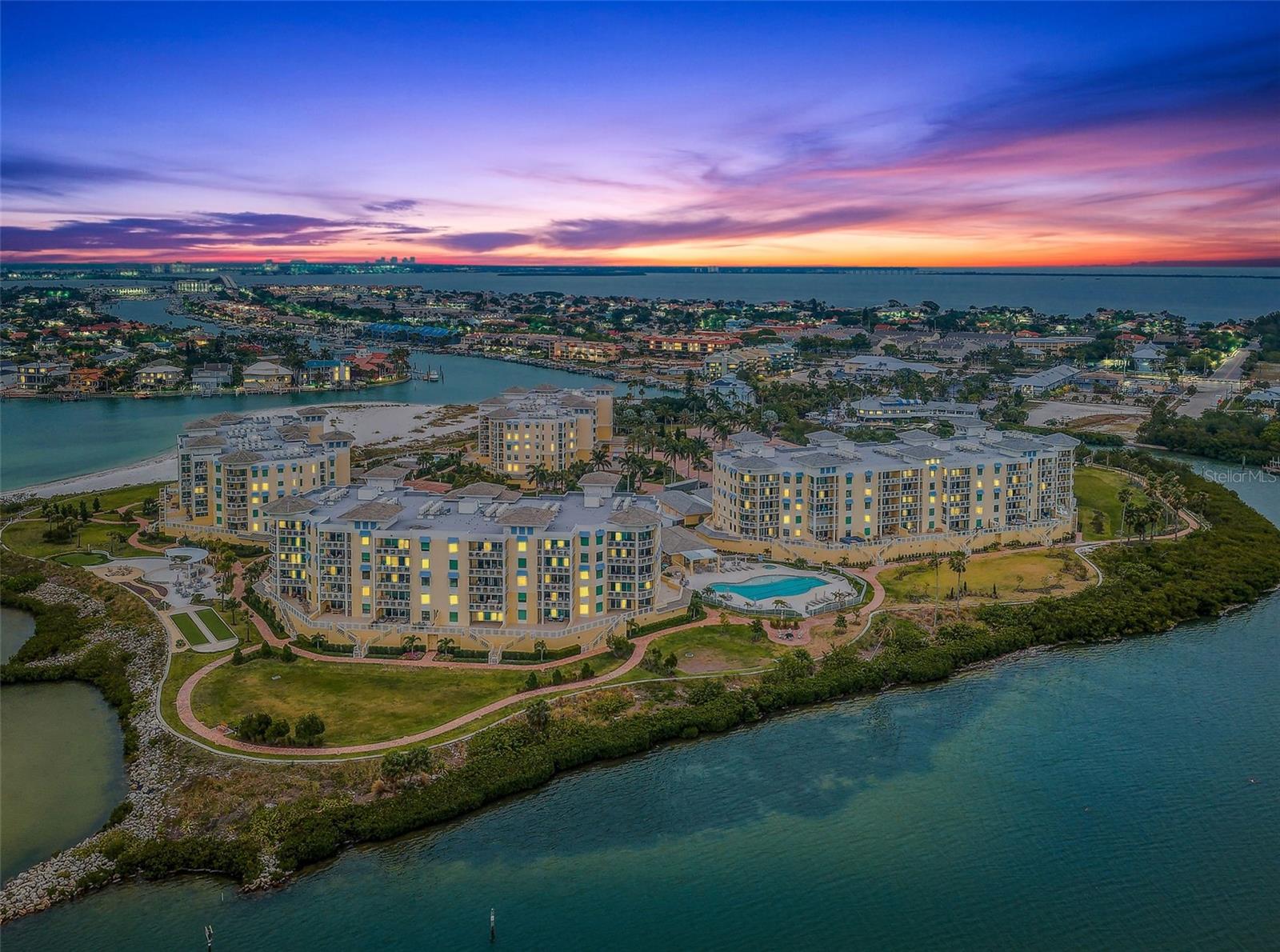 SUNSET POINTE AT COLLANY KEY III CONDO - Residential
