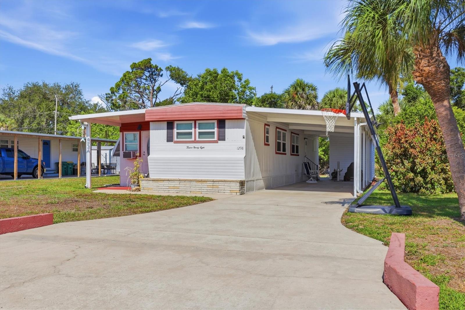 HOLIDAY MOB ESTATES 1ST ADD - Residential