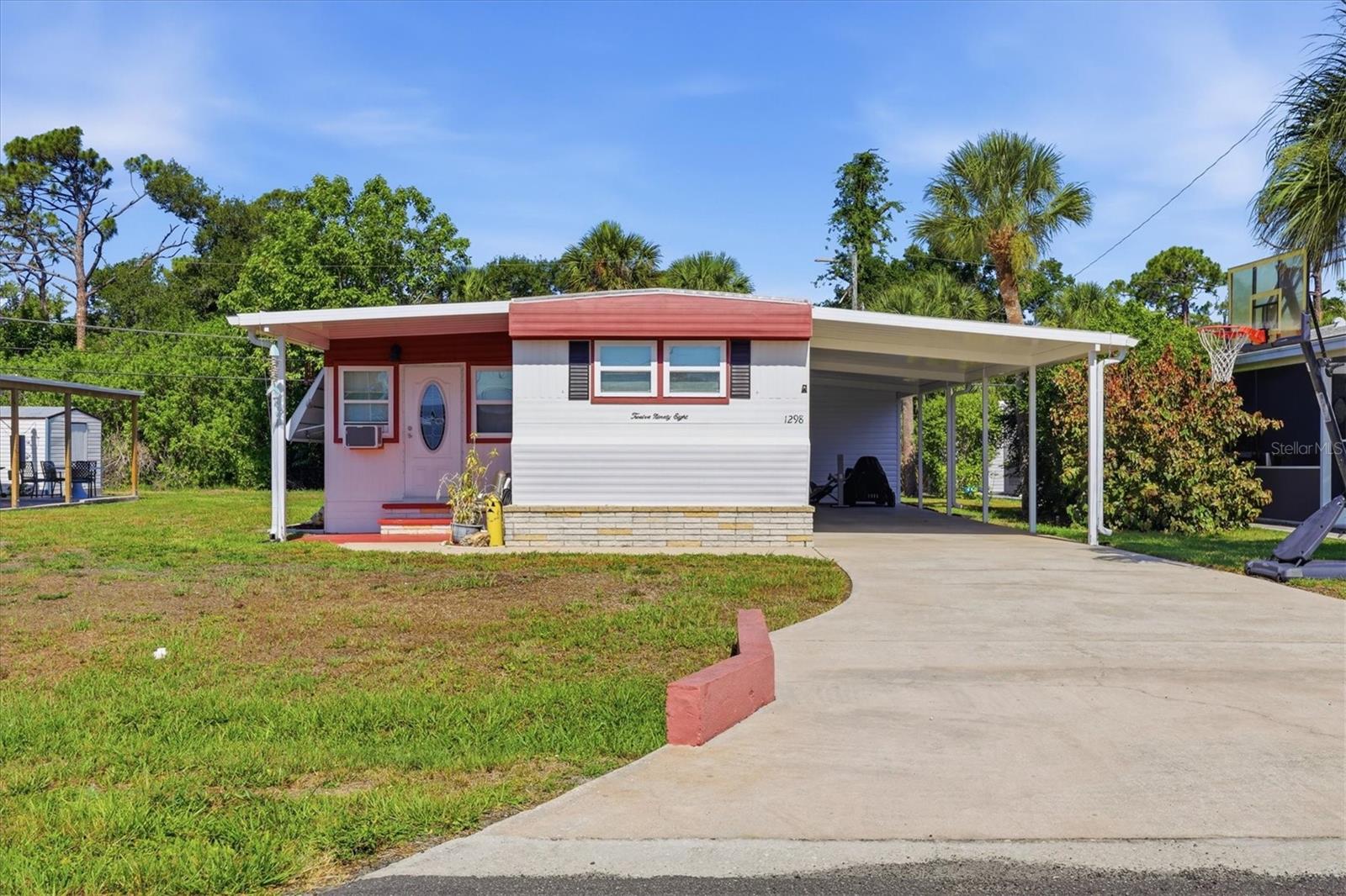 HOLIDAY MOB ESTATES 1ST ADD - Residential