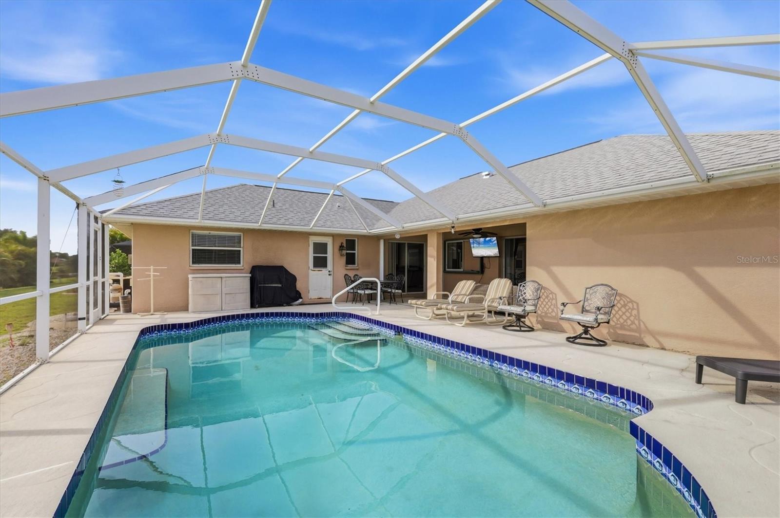 ROTONDA WEST PEBBLE BEACH - Residential