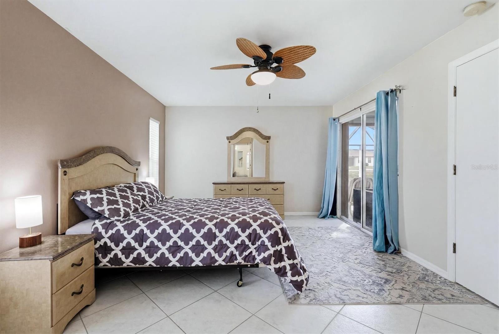 ROTONDA WEST PEBBLE BEACH - Residential