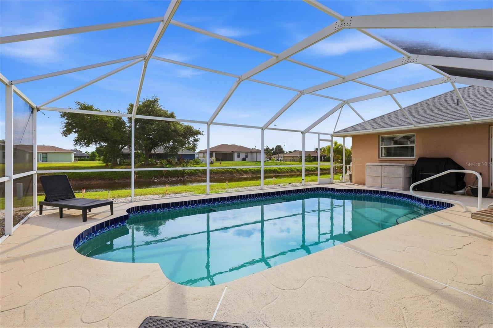 ROTONDA WEST PEBBLE BEACH - Residential