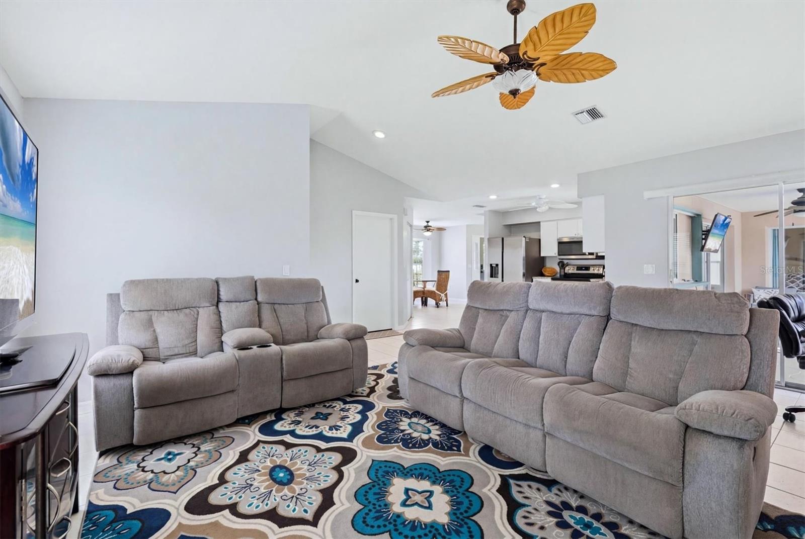 ROTONDA WEST PEBBLE BEACH - Residential